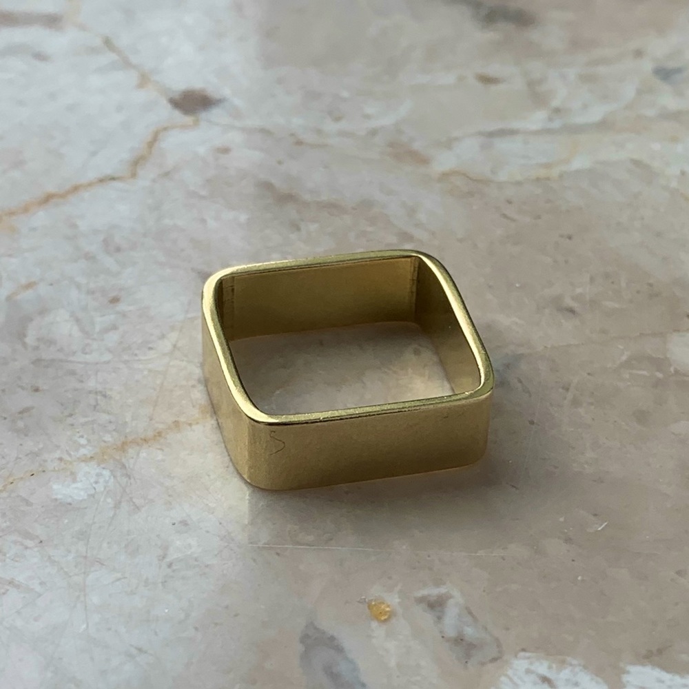 Danibarbe square gold ring size 8
